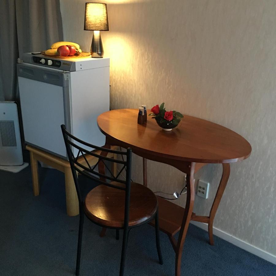A Cozy Room With It'S Own Privacy Upper Hutt Buitenkant foto